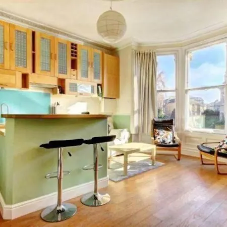 Lägenhet Clifton Flat On Royal Park - Beautiful 2 Bedroom